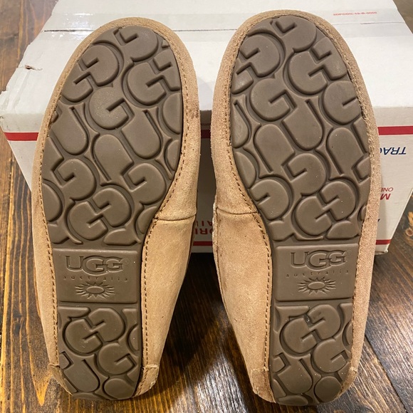 Ugg Moccasins Size 5- GUC - Picture 6 of 6